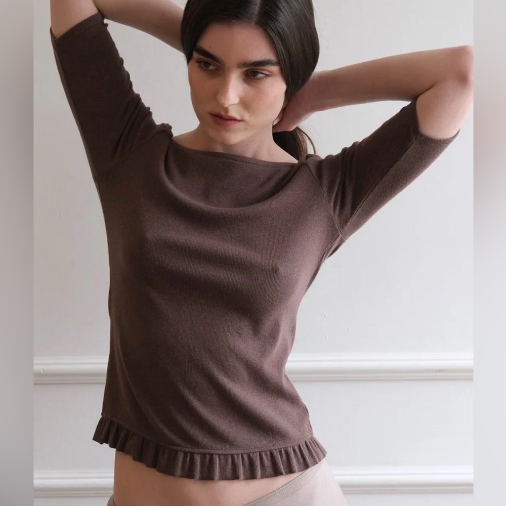 NWT Geel Swan Top